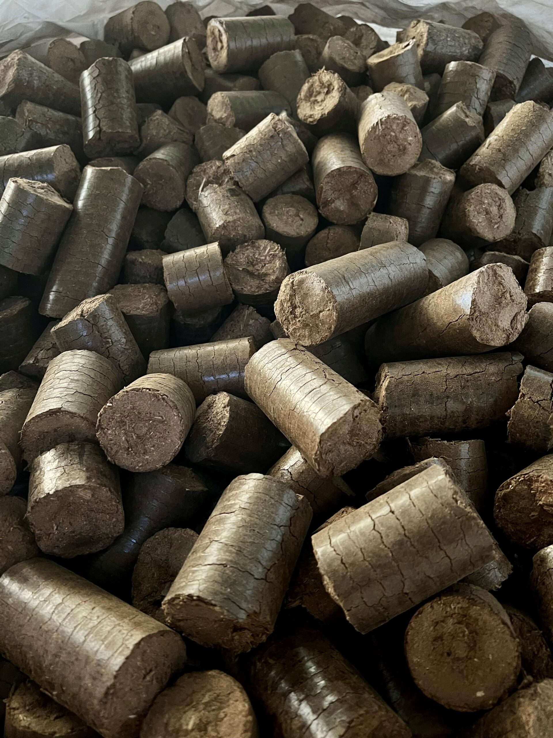 1200 kg Holzbriketts 100% Eiche, Rundbriketts – Bild 3